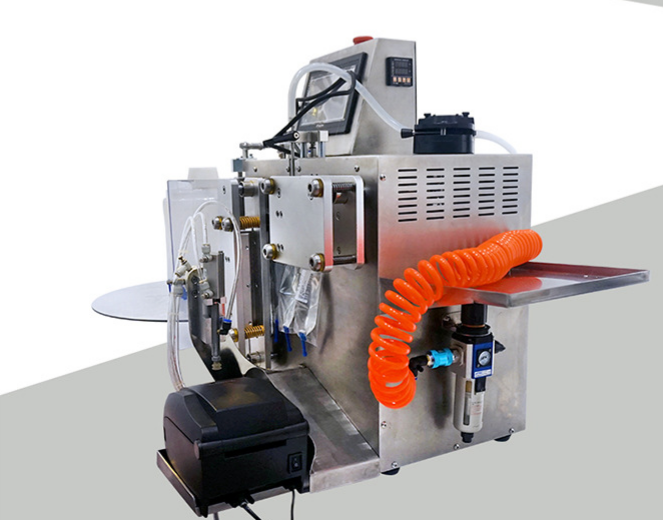 Automatic device for packaging and labelling semen doses machine